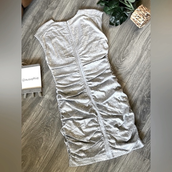 Jessica Simpson Gray Sequined Cap Sleeve Faux Wrap Surplice Dress. Size 6 - Picture 6 of 13